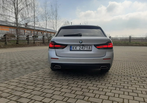 BMW Seria 5 cena 159900 przebieg: 57000, rok produkcji 2021 z Kraków małe 301